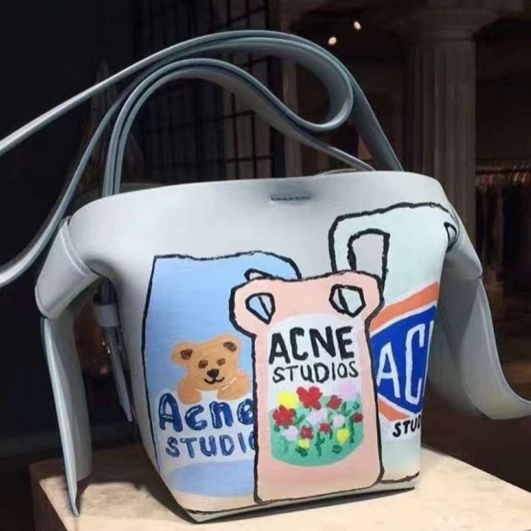 代購瑞典品牌Acne Studios2022主打小熊塗鴉牛皮手袋